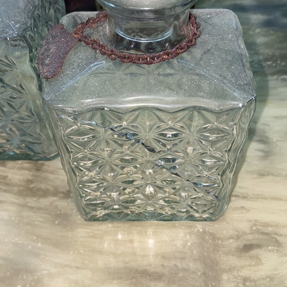 Vintage whiskey containers and holder - Picture 3 of 8